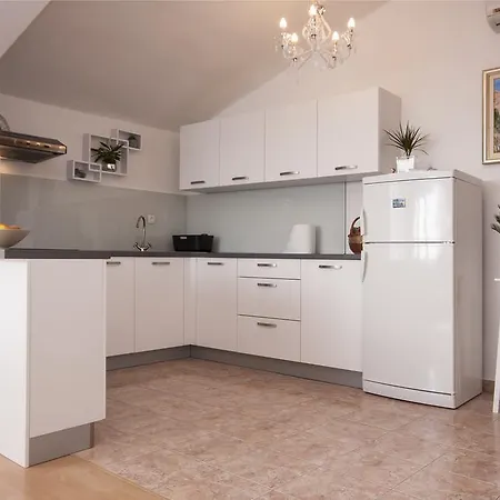Apartman Tresan *