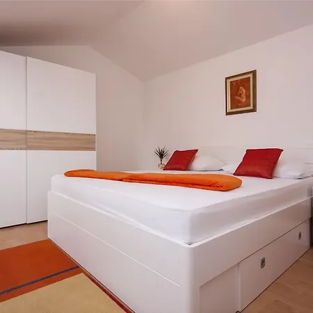 Tresan Apartman *