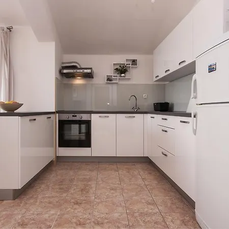 Tresan Daire Tribalj